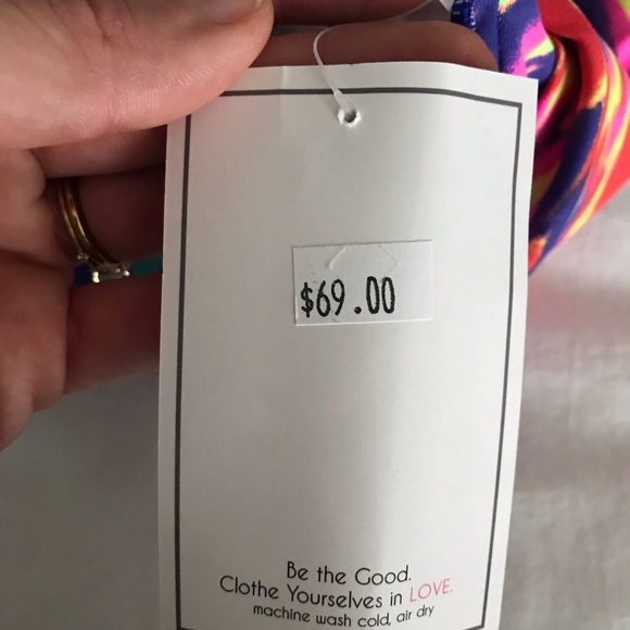 4 Pair of Neon Patterned High Quality Leggings. Made in Brazil. - Picture 5 of 5